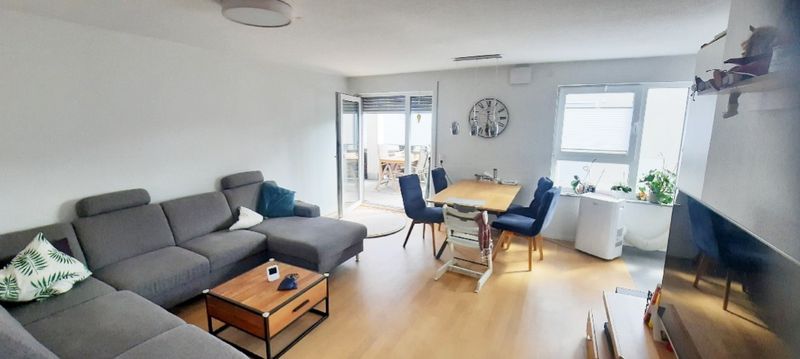 Helle 4-Zimmer-Wohnung mit großem Balkon